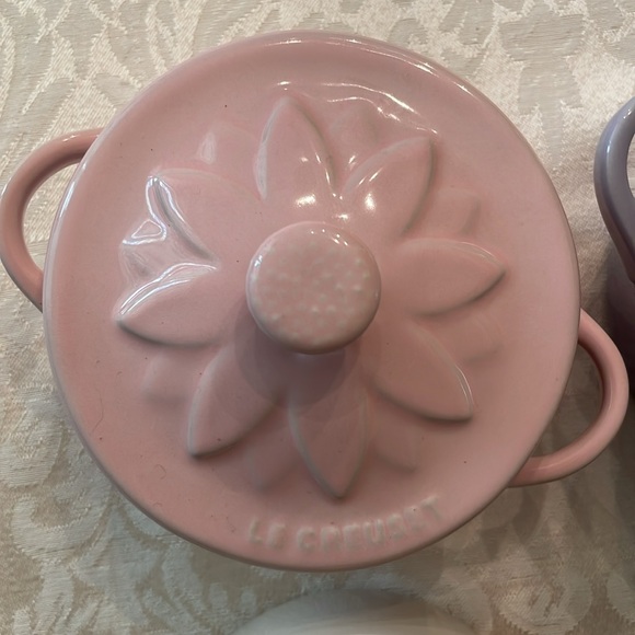 Four New Le Creuset Sunflower Mini Cocottes - Picture 4 of 8